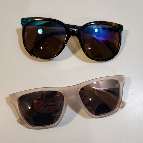 Bundle of 2 women's sunglases - Picture 1 of 7